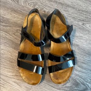 Naot sandals- black patent leather